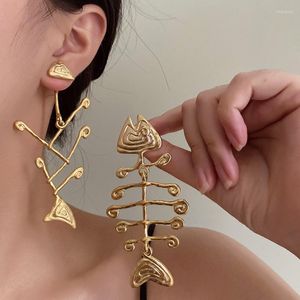 Boucles d'oreilles pendantes asymétriques en os de poisson pour femmes, accessoires de bijoux de fête, à la mode, vente en gros, 2023