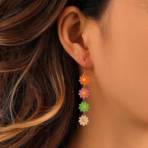 Boucles d'oreilles pendantes en forme de marguerite colorée pour femmes, longues, simples, à la mode, bijoux de fête uniques, cadeaux d'anniversaire, 2024