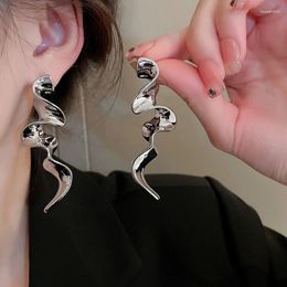 Boucles d'oreilles pendantes pour femmes, tendance, Design Unique, élégant, délicat, géométrique irrégulier, torsadé, bijoux de fête, cadeaux Premium, 2024