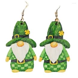 Boucles d'oreilles en peluche 2024 Retro Saint-Patrick's Day's Green Wood Gnome Pendant Femme's Birthday Gift