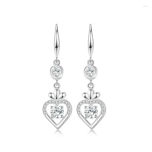 Boucles d'oreilles en peluche 2024 Tendance Heart for Girls Piercing Accessoires de qualité supérieure Femmes Oreille d'oreille 925 Crochet en argent sur l'oreille Femme Crystal Bijou