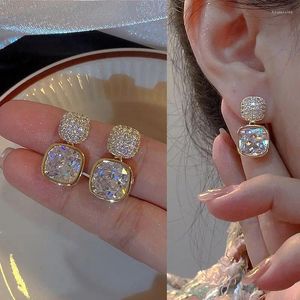 Boucles d'oreilles pendantes géométriques pour femmes, cerceau carré étincelant, cristal de zircone cubique, bijoux à la mode, vente en gros, 2024