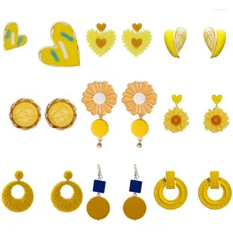 Boucles d'oreilles en peluche 20 paires mélange la jeunesse beauté douce fleur de fleur jaune printemps vendant un cadeau pour petite amie