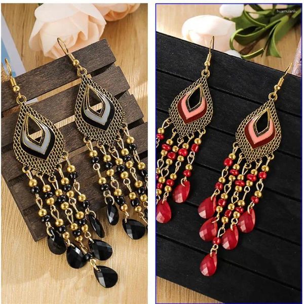 Pendientes colgantes 4pcs Damas clásicas de estilo étnico de estilo étnico gotas en forma de corazón cuentas curvas a mano modelos de borde negros más rojo set