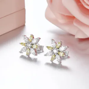 Bengelen oorbellen 925 Sterling zilveren delicate kleine kristallen bloemen voor charme vrouwen boren bruiloftsfeestje sieraden