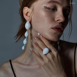 Boucles d'oreilles pendantes AENSOA gros blanc noir émail goutte d'eau gland pour les femmes en couches en métal longue suspension bijoux de déclaration