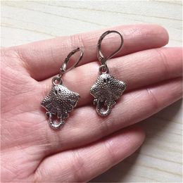 Boucles d'oreilles pendantes couleur argent Antique Stingray, bijoux de poisson gothique à levier