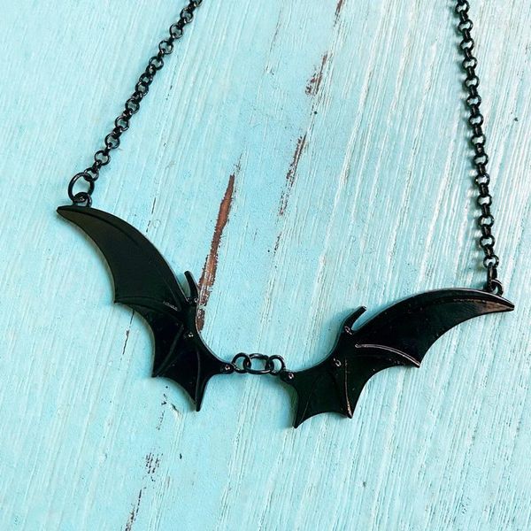 Pendientes colgantes Collar de ala de murciélago negro para mujeres Hombres Collar de vampiro gótico