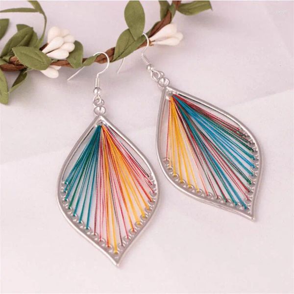 Boucles d'oreilles pendantes bohème ethnique vent feuille colorée pour femmes soie enroulée à la main goutte à goutte bijoux en gros