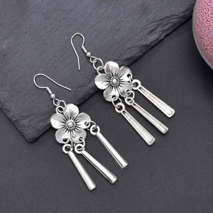 Dangle Oorbellen Boheemse stijl Bloemen Type Modieus Legering Kwastje Sieraden Geschikt Voor Meisjes Feestdagen Feest Afstuderen Geschenken