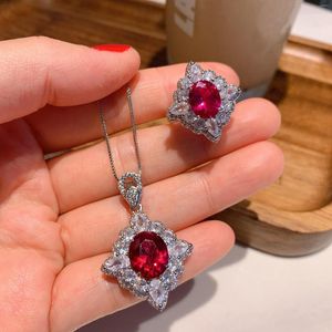 Boucles d'oreilles pendantes Marque Bijoux de luxe authentiques Tiktok Diffusion en direct d'un collier au trésor rouge anti-pigeon réel Ensemble pendentif en pierre principale 10 12