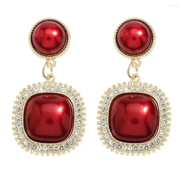 Pendientes colgantes Corazón femenino brillante Aleación simple Resina acrílica Moda Mujer Joya romántica roja europea y americana