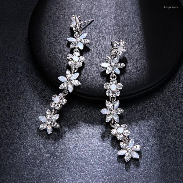 Boucles d'oreilles pendantes CANPEL Zircons magnifique couleur argent à la mode longue zircone cubique fleur pendante pour les femmes soirée bijoux