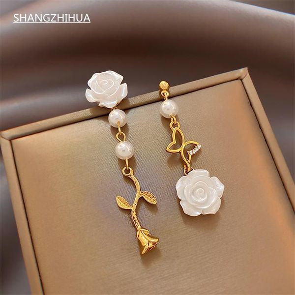 Pendientes colgantes Araña SHANGZHIHUA 2023 Estilo retro Luz Lujo Perla Acrílico Camelia Colgante Mariposa Rosa Para Mujer Regalo de fiesta