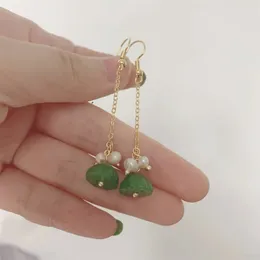 Boucles d'oreilles en vertige charme 14k Gold Green Jade Lotus Seedpod Style Pearl Drop Bringle Chinois Ancient Crochet pour les femmes Générale Trendy Girl