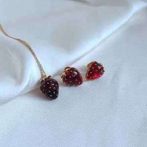 Bengelen oorbellen charme doorschijnende aardbeien oorbel voor vrouwen schattige mode fruit oor sieraden accessoires