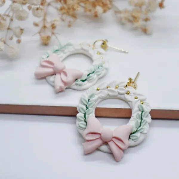 Boucles d'oreilles pendantes en forme de couronne de noël, cadeau pour femmes et filles, tendance, faites à la main, couleurs en argile polymère, bijoux en forme de goutte d'arc