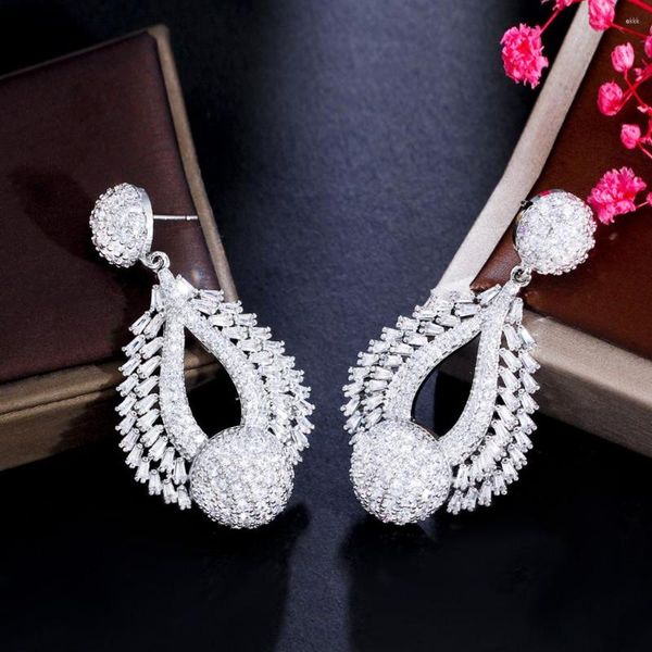 Boucles d'oreilles pendantes CWWZircons Bling rondes zircon cubique goutte longue mariage pour les mariées dubaï plaqué or blanc bijoux CZ CZ493