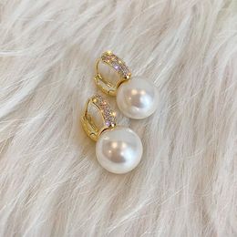 Boucles d'oreilles pendantes élégantes mignonnes véritables perles d'eau douce pour femmes fille classique petite perle mariage mariées Huggie boucle d'oreille