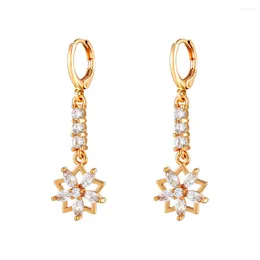 Boucles d'oreilles en pente élégant longs femmes bijoux magnifiques CZ Zircon Flower Pendant Pendants Copper Oree Ored Ornaments Christmas Gift