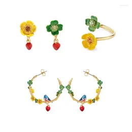 Boucles d'oreilles en peluche émail glaçure Fleur des feuilles de bracelet animal mignon