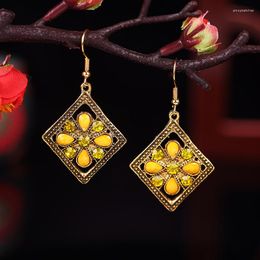 Bengelen oorbellen etnische antieke goudkleur rhombus acryl rhinestone bloem hangen voor vrouwen boho retro holle jhumka sieraden