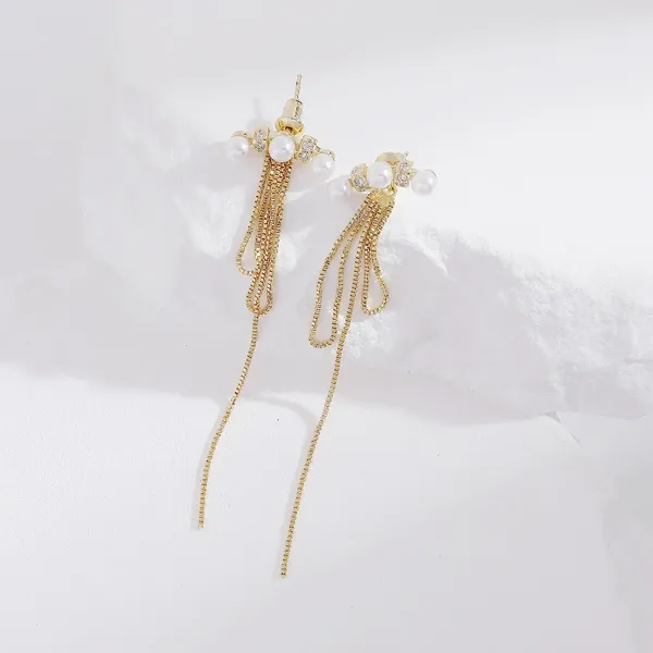Boucles d'oreilles pendantes euro-américaines cool tendance 2023 en cuivre avec pompons en chaîne avec imitation perle, bijoux de mode coréenne pour femmes, vêtements quotidiens