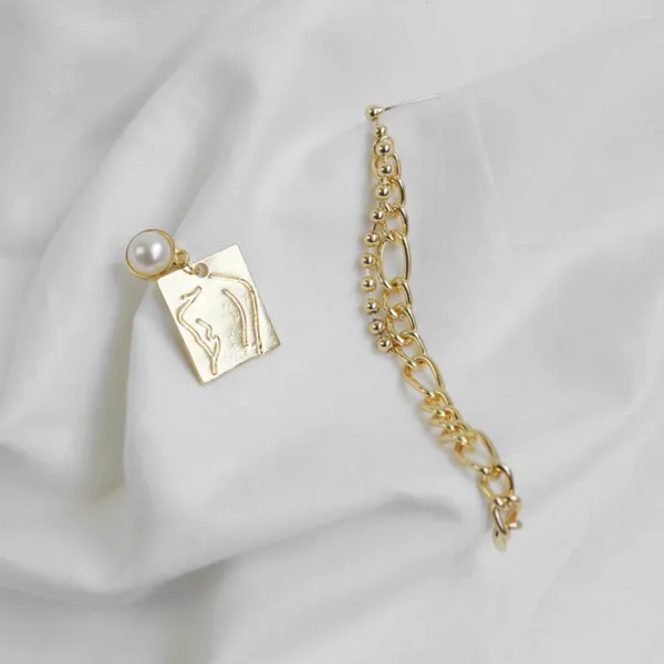 Boucles d'oreilles pendantes asymétriques de Style euro-américain, chaîne à pampilles dorées, rétro, carte carrée capricieuse, goutte d'oreille en fausse perle