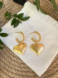Boucles d'oreilles pendantes Style INS européen et américain, pendentif d'amour givré, anneau C torsadé pour femmes, tempérament exquis, à la mode