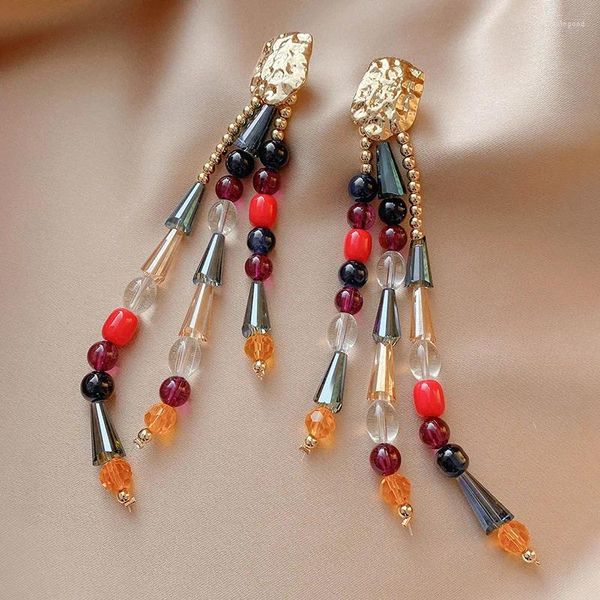 Boucles d'oreilles pendantes pour femmes européennes et américaines, couleur bohème, pompon en plumes de cristal, longues et accrocheuses