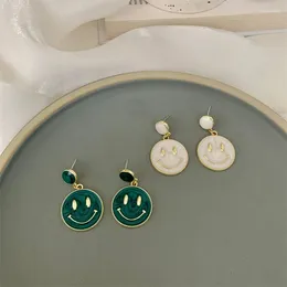 Boucles d'oreilles en peluche exagérées Blanc d'huile gluant en alliage d'huile pour femmes pour les femmes ornamnets à bijoux ronds à la mode