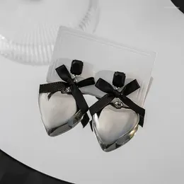 Boucles d'oreilles pendantes exagérées Kpop Egirl Peach Love Heart Esthétique Black Bowknot Bow Boucle d'oreille pour femmes Bagues d'oreille coréennes Bijoux de mode