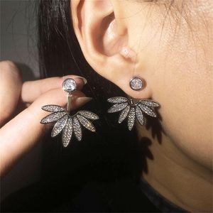 Boucles d'oreilles en peluche exagérées en forme de feuille en forme de zircone en forme de boucle d'oreille de couleur or pour femmes cadeaux de bijoux d'anniversaire de fête