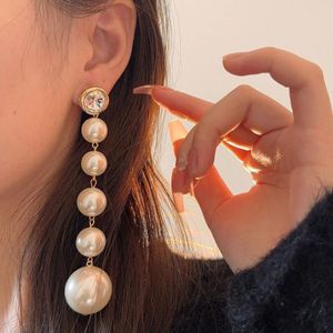 Pendientes colgantes Pendientes largos exagerados de perlas de imitación Joyería de circonio cúbico Accesorios de moda coreana para mujer Joyería clásica