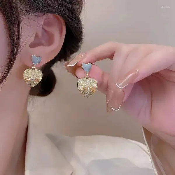 Pendientes colgantes exquisito cristal degradado en forma de corazón con temperamento moderno y versátil amor para mujeres