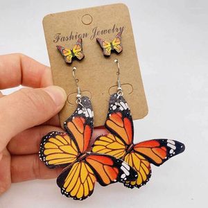 Boucles d'oreilles pendantes en cuir papillon, impression colorée et clous d'oreilles en bois, ensemble de bijoux pour femmes