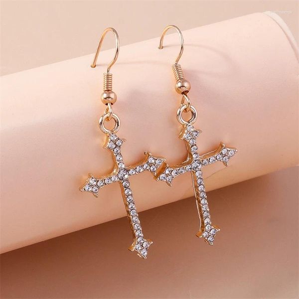 Boucles d'oreilles en peluche de mode Crystal Cross Drop pour les femmes pendentif gothiques Hooks Girls Party Fête de vacances Bijoux Decoration