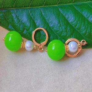 Dange oorbellen Fashion Green Round Chalcedony White Pearl Bead Gold Everyday Women Minimalistisch Party Hoop Clip-On Children Beaded