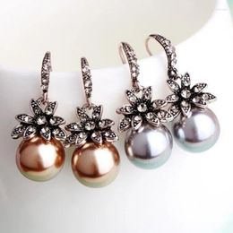 Boucles d'oreilles pendantes en forme de perle d'imitation incrustée de strass, bijoux de mariage exquis et charmants pour femmes, trois couleurs en option 2024