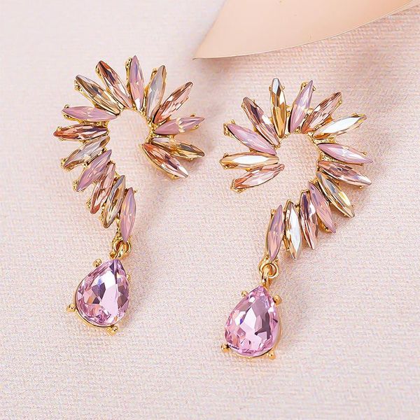 Boucles d'oreilles pendantes mode rétro symétrique multicolore cristal Rose rouge en forme d'aile géométrique goutte pour les femmes Long pendentif femme