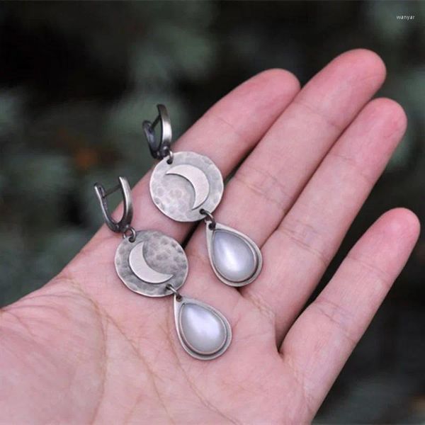 Boucles d'oreilles pendantes couleur argent, sculpté à la main, motif de lune, incrusté de pierre de lune blanche, bijoux de mariage pour femmes