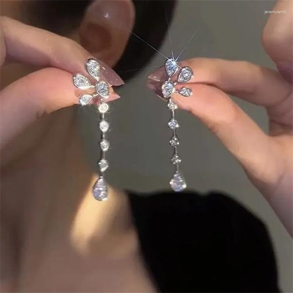 Pendientes colgantes Tendencia de moda Diseño único Exquisito Luz Gota de agua de lujo Circón Borla larga para damas Joyería Fiesta Regalo premium