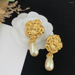 Boucles d'oreilles pendantes pour femmes et filles, bijoux tendance, pendentif en forme de fleur, perle, cadeau de fête, vente en gros