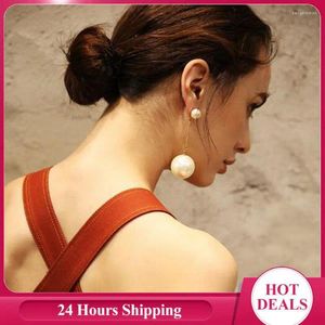 Boucles d'oreilles en peluche fleur de mode coréenne femme bijoux cadeau tout-match imitation d'oreille imitation perle tendance metal déclaration