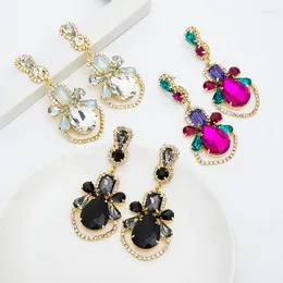 Boucles d'oreilles pendantes en forme de fleur et strass, boucles d'oreilles en cristal, belles pierres, bijoux de luxe scintillants, 2023