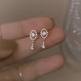 Boucles d'oreilles pendantes Design français, pompon en Zircon, tempérament Vintage, mode, accessoires uniques, cadeaux pour petite amie, sœur, tendance