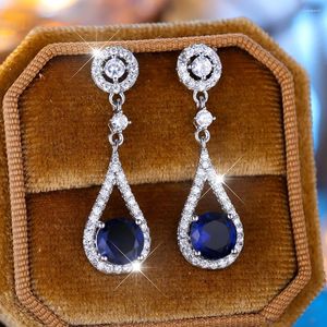 Pendientes colgantes franceses elegantes con forma de lágrima azul real, chapados en plata, circonita cúbica, accesorios de joyería de aniversario para banquete para mujer