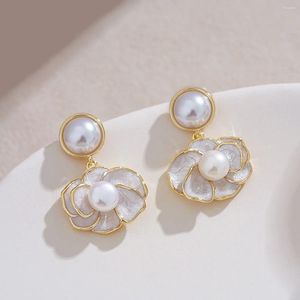 Boucles d'oreilles pendantes Style français, scintillantes, fleur blanche sainte, goutte de luxe, qualité, tenue de fête, bijoux élégants pour femmes, nacré fin