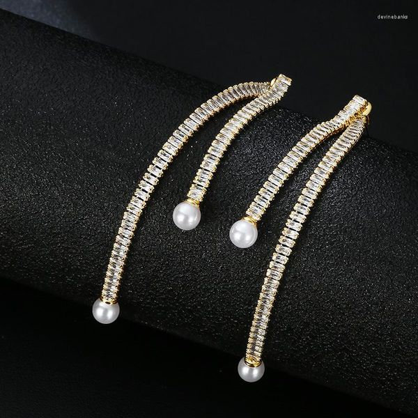 Boucles d'oreilles pendantes Style avant et arrière A Deux usures Cuivre incrusté d'or véritable Long Pearl Tassel Bijoux de personnalité pour femmes