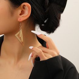 Bengelen oorbellen grappige driehoek liniaal drop for dames mode eenvoudige dames geometrische hanger metalen sieraden geschenken